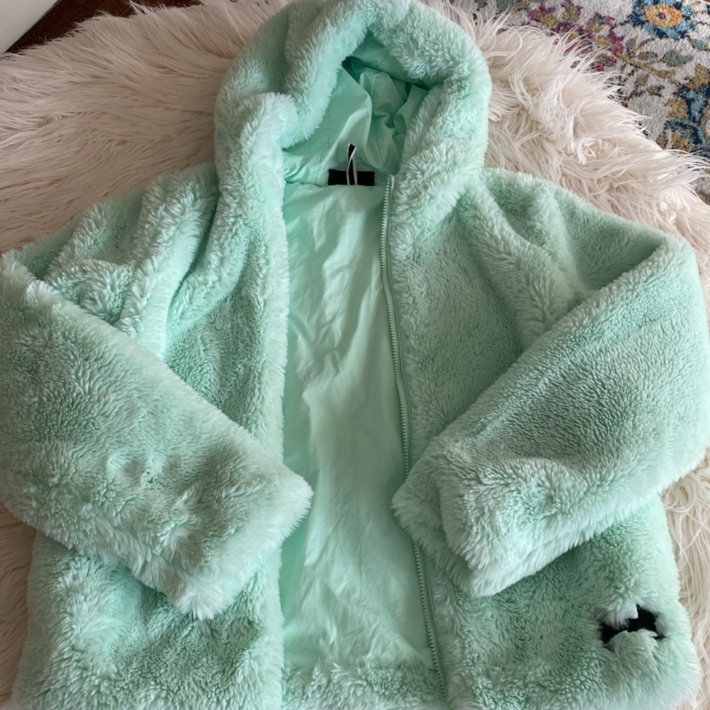 UNDER ARMOUR youth loose fur jacket